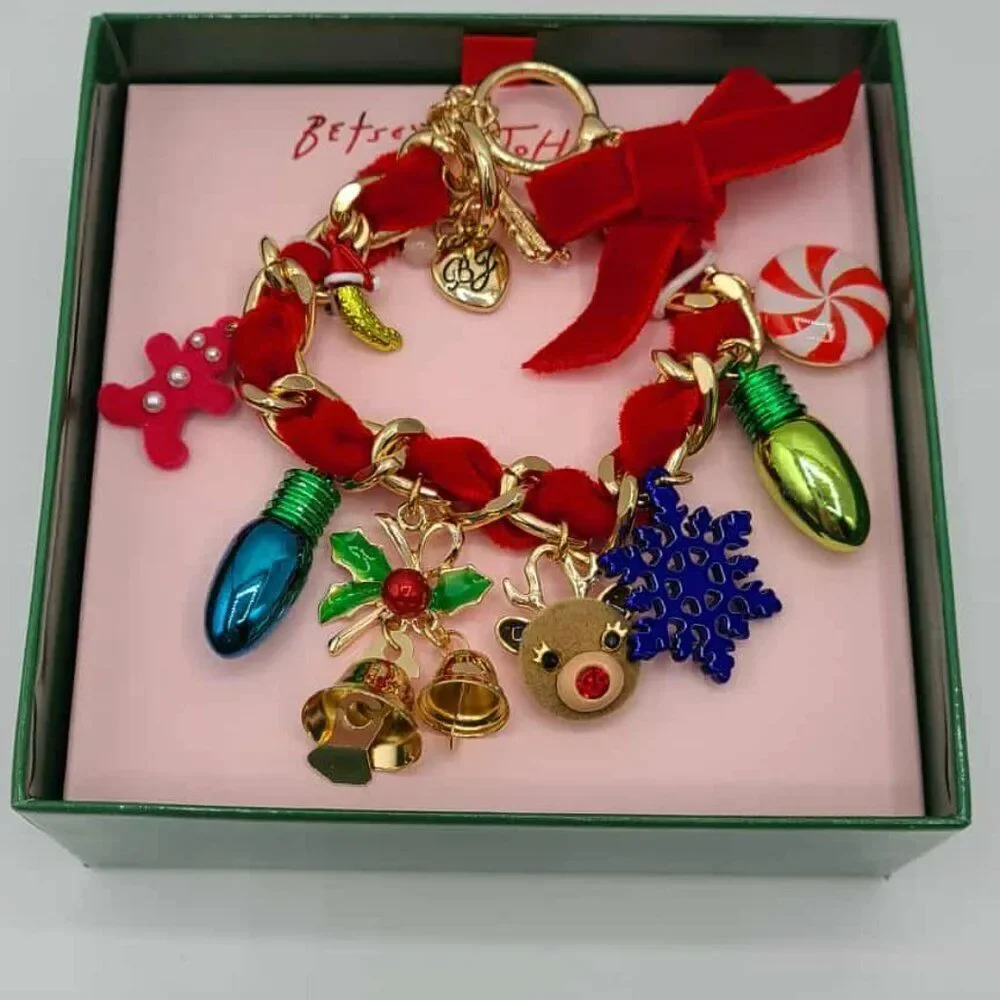 Betsey Johnson Santa Baby Charm Bow Bracelet NEW!  NWT!